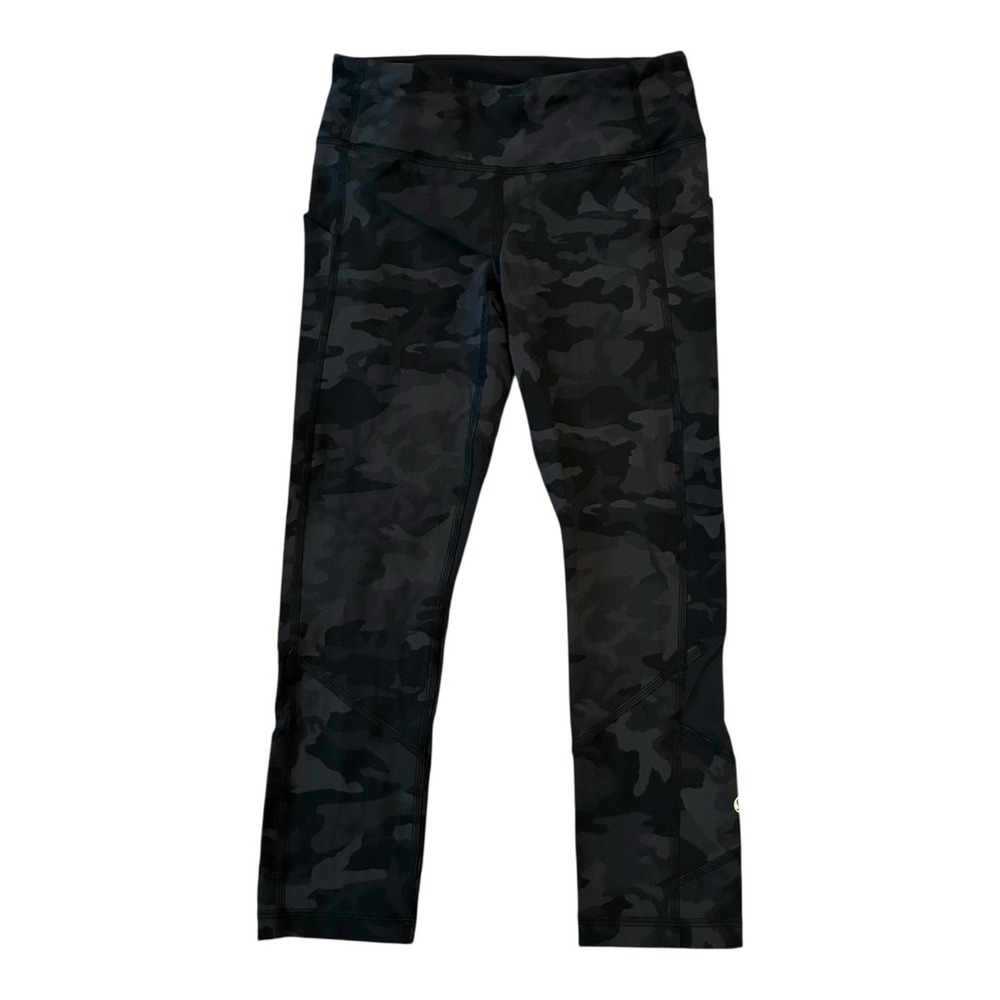Women's LULULEMON Speed Up Tight Size 4 Black‎ Camo, Pocket, Capris